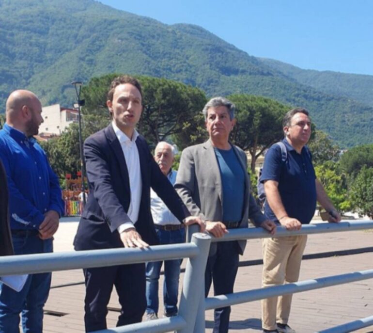 De Luca jr a Castellammare per Vicinanza: “Sviluppo con ospedale e mare”