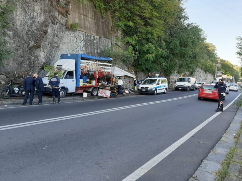 Castellammare, un altro incidente sulla strada Panoramica: un ferito